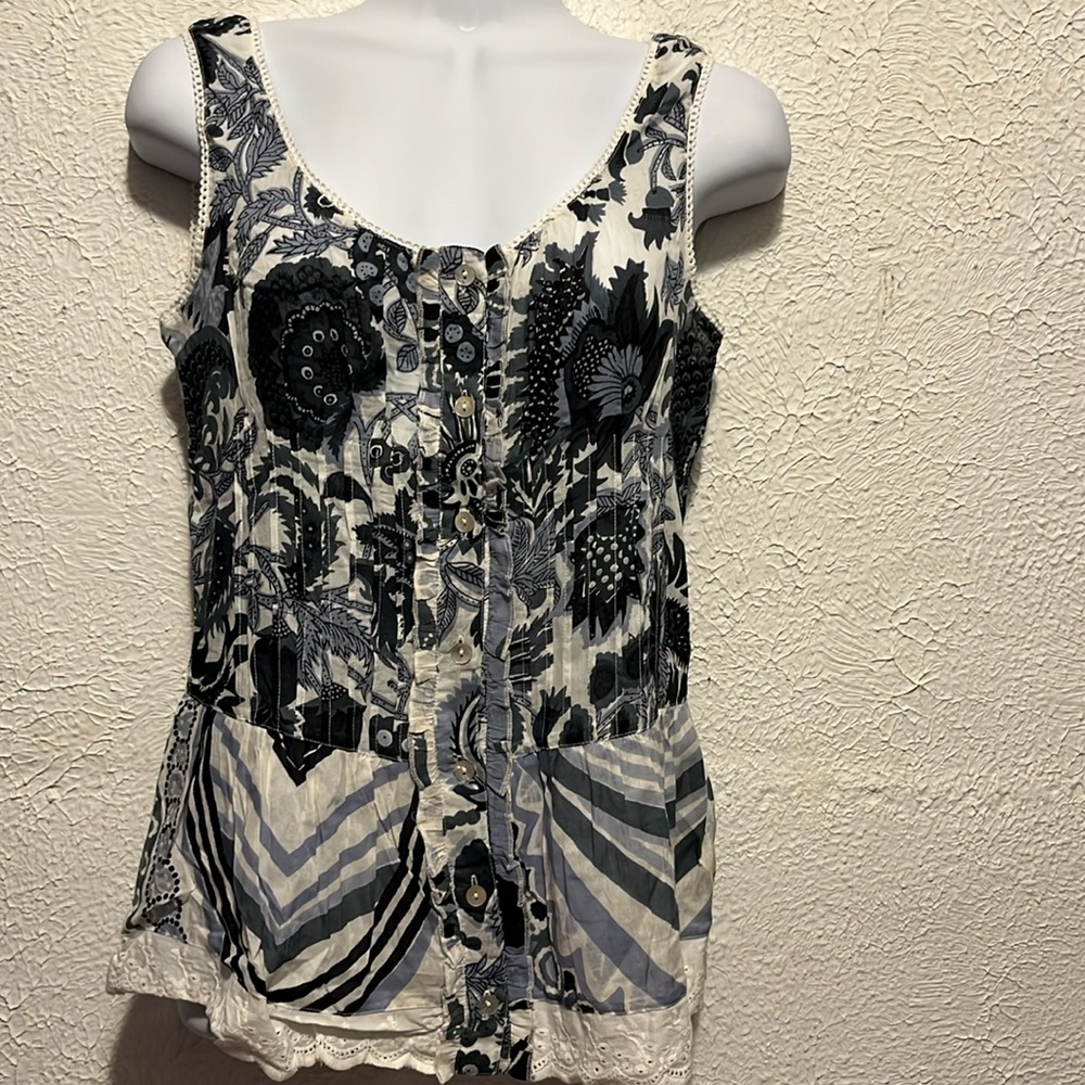 Chaundry Black And Gray Tank Top